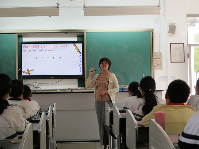 ��ί��ʦУ�������Σ����⡶Unit 3 dealing with trouble��